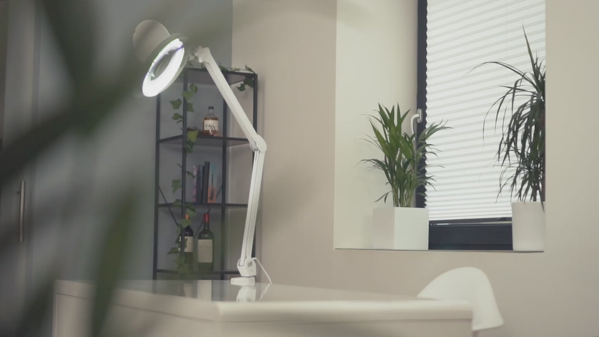 Lumeno 7213/15/18 Lupenleuchte/Arbeitsplatzlampe 60 LEDs mit 127 mm Linse, grau, grün oder schwarz