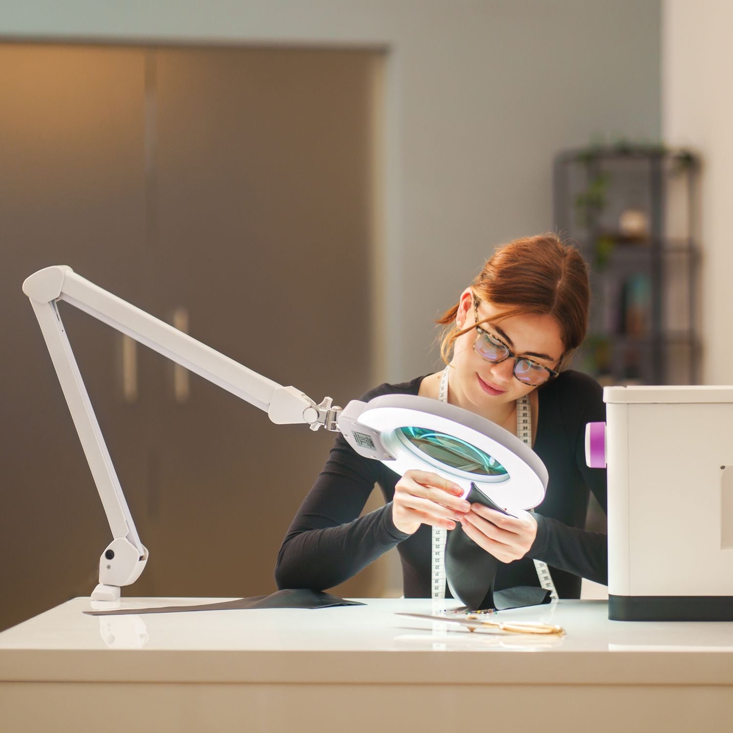 Lumeno 824XPRO LED Magnifying Lamp Dimmable with 177 mm Lens, Segment Switching and Metal Housing